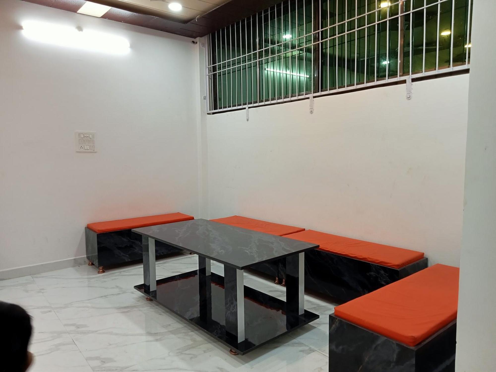 5 Petals Guest house